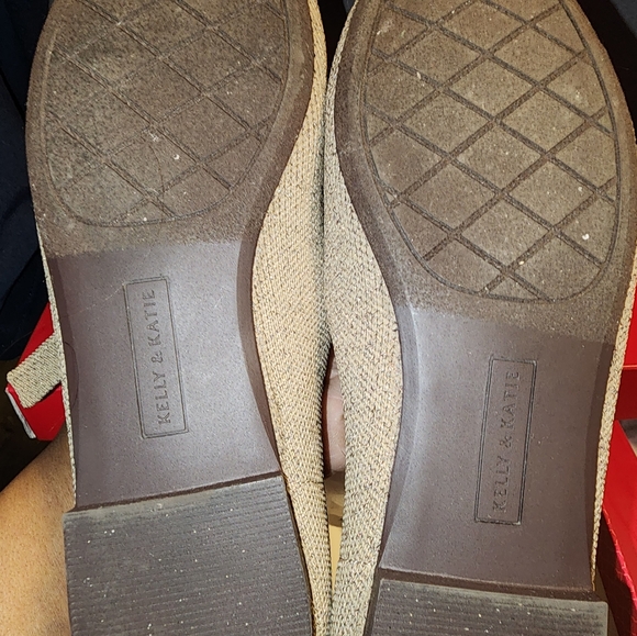 NWB,Kelly & Katie Sophi Marry Jane flats, 7, dune metallic - Picture 2 of 6